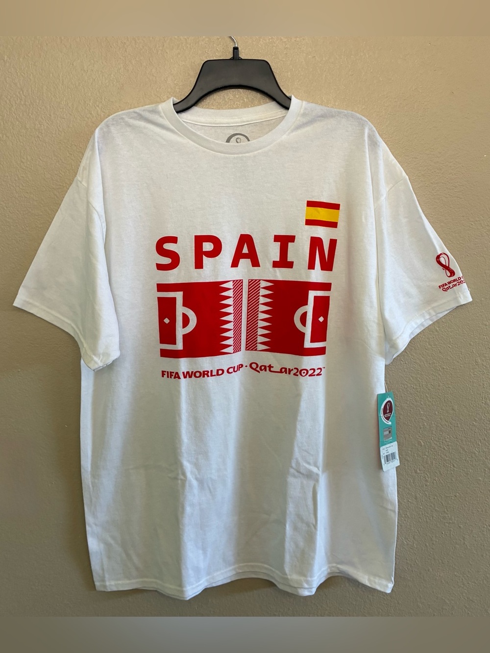 Spain 2022 FIFA World Cup Qatar graphic Men’s T-shirt Size XL